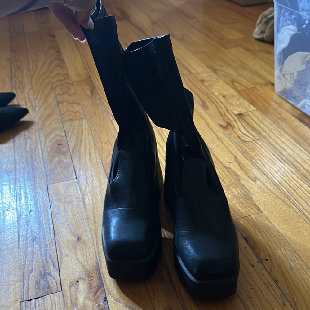 Black Platform Boots - Picture 2 of 4